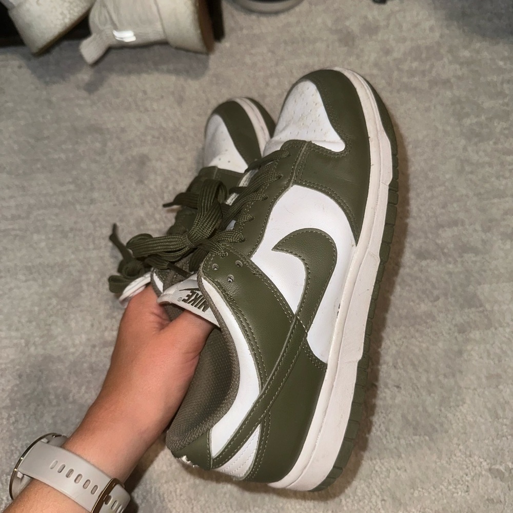 2022 medium olive dunks